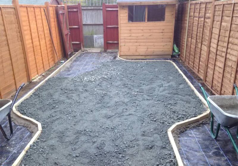 Installing groundworks artificial grass lawn